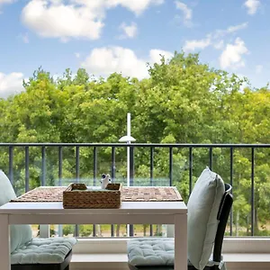 Beautiful Studio With Park And Appartement